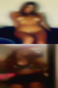 Swinger flashing BBW pussy.